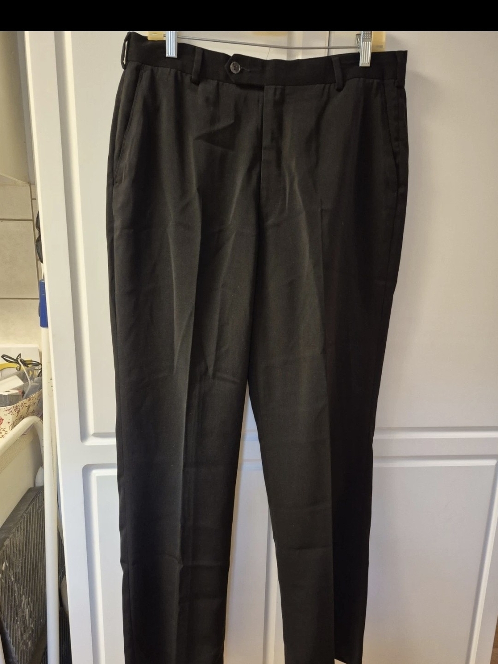 Pierre Cardin Men's Dress Pants 34x32 Black. Excellent condition. Flat front.